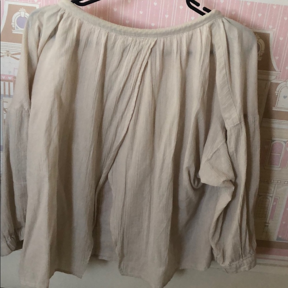 Flowy white long sleeve top - Picture 3 of 3
